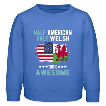 Halb Amerikaner Halb Waliser - Kinder Organic Sweatshirt Mini Changer von Stanley/Stella - carolina Blue - Vorne - AI Model Kid Female (0cm)