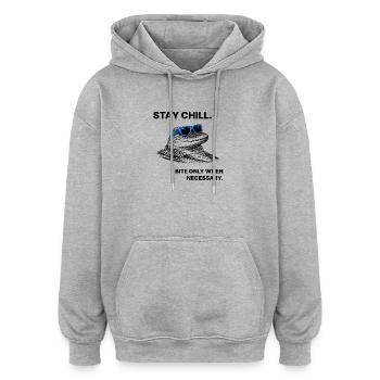 Stay Chill – Krokodil Spruch Halftone Style - Oversized Unisex Hoodie - Grau meliert - Vorne - Noah (186cm)