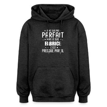 Stoff: authentisch, unvollkommen, Oberteil, Perfektion - Oversized Unisex Hoodie - Anthrazit - Vorne - Noah (186cm)