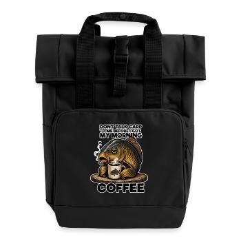 Morgenkaffee, Karpfenangeln, Humor - Rolltop Rucksack mit zwei Griffen - Schwarz - Vorne