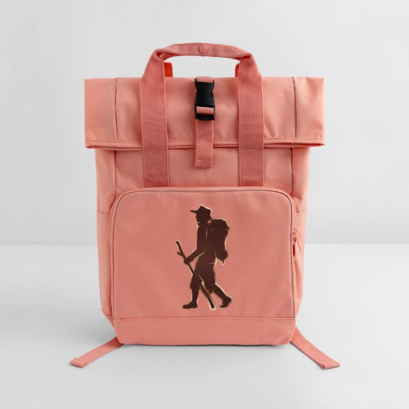 Pilger oder Wanderer mit Wanderstab & Rucksack Rolltop Rucksack mit zwei Griffen