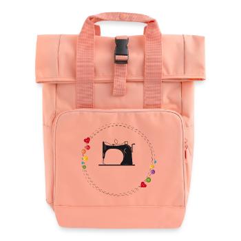 nostalgisch stilisierte Nähmaschine mit Knöpfe - Rolltop Rucksack mit zwei Griffen - Chintzrosa - Vorne