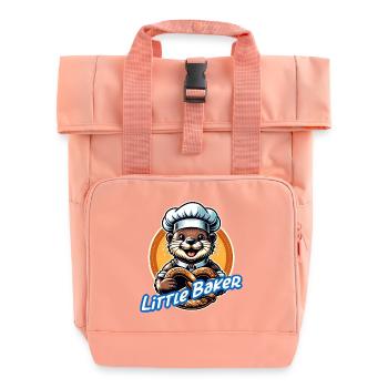 lustiger kleiner Otter mit Bäckermütze und Brezel - Rolltop Rucksack mit zwei Griffen - Chintzrosa - Vorne