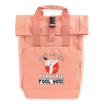 Ne vous laissez pas tromper par la queue de cheval - Sac à dos Roll Top à deux anses - rose liberty - Devant
