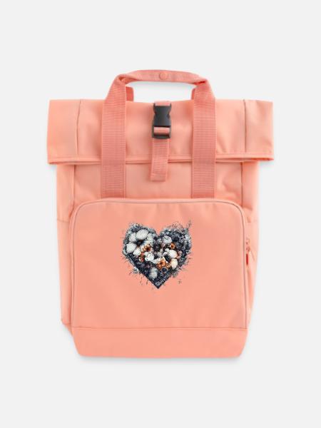 Herz aus skizzierten Blüten - Elegante Blumenkunst - Rolltop Rucksack mit zwei Griffen - Chintzrosa