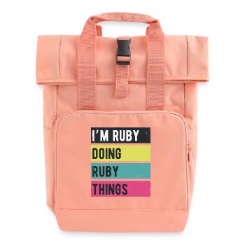 Ich bin Ruby und mache Rubin-Dinge in Retro-Farben - Rolltop Rucksack mit zwei Griffen - Chintzrosa - Vorne