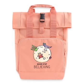 "Never Stop Believing" positiver Spruch mit Aliens - Rolltop Rucksack mit zwei Griffen - Chintzrosa - Vorne