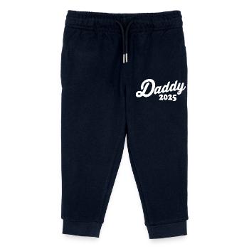Daddy 2025 - Kinder Organic Jogginghose Mini Mover von Stanley/Stella - Navy - Vorne
