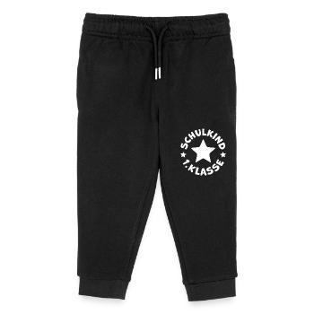 Schulkind 2026 1. Klasse Einschulung Schulanfang - Kinder Organic Jogginghose Mini Mover von Stanley/Stella - Schwarz - Vorne