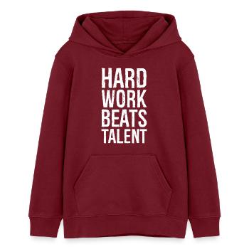 Harte Arbeit schlägt Talent - Teenager Organic Hoodie Mini Cruiser von Stanley/Stella - Burgunderrot - Vorne - AI Model Teenager Male dark (155cm)