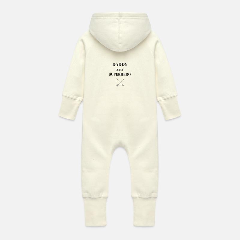 DADDY EST MON SUPERHERO / FLÈCHE - Grenouillère à capuche bio en molleton Bébé - vanille