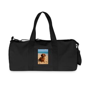 Dackel am Strand - Recycelte Canvas-Sporttasche von Stanley/Stella - Schwarz - Vorne