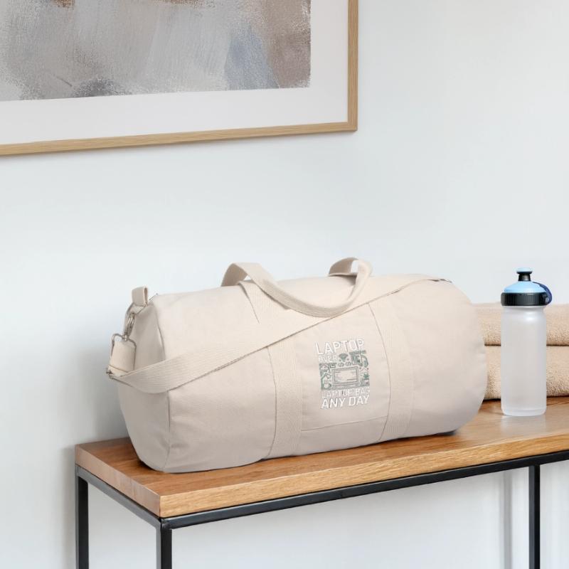 Remote Developer Laptop Over Laptop Remote Tech Recycelte Canvas-Sporttasche von Stanley/Stella