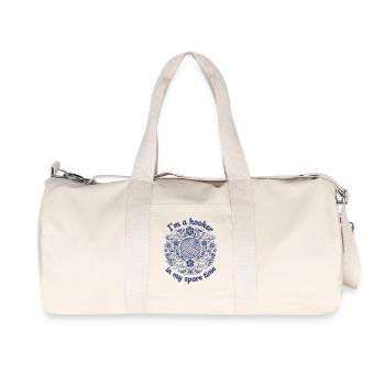 Ich bin in meiner Freizeit ein lustiger Häkelliebhaber - Recycelte Canvas-Sporttasche von Stanley/Stella - Naturweiß - Vorne