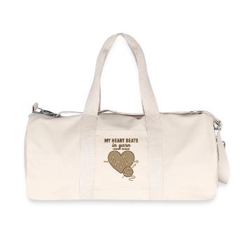 Mein Herz schlägt in Garn Gehäkelte Leidenschaft Lustig - Recycelte Canvas-Sporttasche von Stanley/Stella - Naturweiß - Vorne