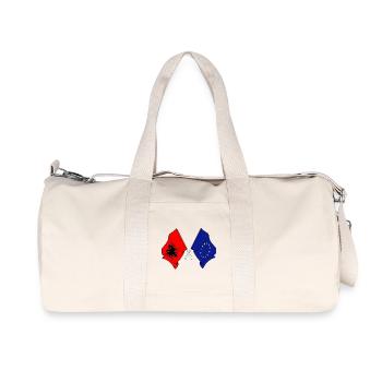 Flagge Albaniens und Flagge Europas - Recycelte Canvas-Sporttasche von Stanley/Stella - Naturweiß - Vorne
