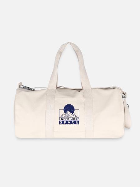 Ich brauche mehr Platz, Flucht in die Berge - Recycelte Canvas-Sporttasche von Stanley/Stella - Naturweiß