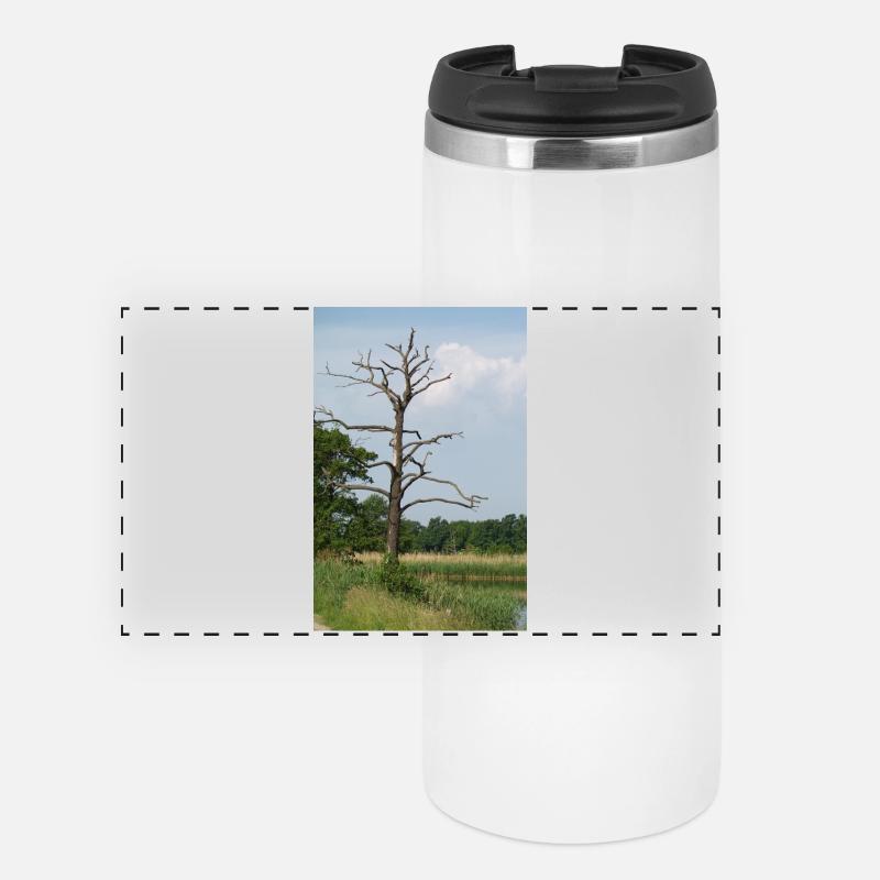 Verlassener Baum am Wasser - Panorama Thermobecher - Weiß