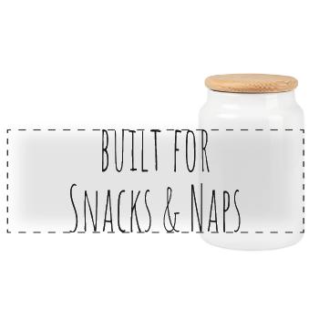 built for snacks and naps - Panorama Keksdose mit Holzdeckel - Weiß - Vorne