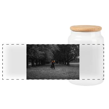 Silhouettenförmiges Kürbispaar Unter Baumkronen - Panorama Keksdose mit Holzdeckel - Weiß - Vorne