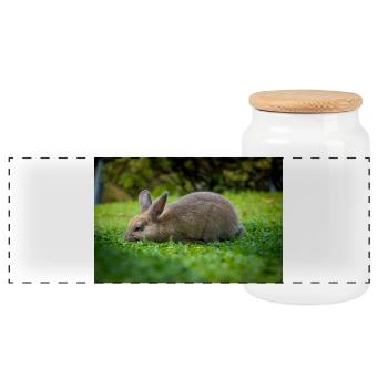 Un lapin douillet dans l’herbe verte - Boîte à biscuits avec couvercle en bois - blanc - Devant