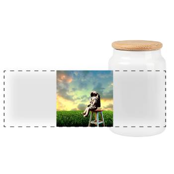 Astronaute au crépuscule dans le champ - Boîte à biscuits avec couvercle en bois - blanc - Devant