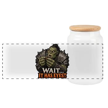 Wait... It Has Eyes?! – Tabletop Ork Miniatur - Panorama Keksdose mit Holzdeckel - Weiß - Vorne