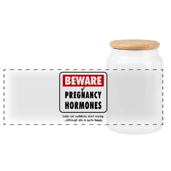 Méfiez-vous des hormones de grossesse Humour de grossesse de bébé - Boîte à biscuits avec couvercle en bois - blanc - Devant
