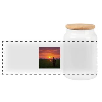 Sonnenuntergang mit Person im Feld - Panorama Keksdose mit Holzdeckel - Weiß - Vorne