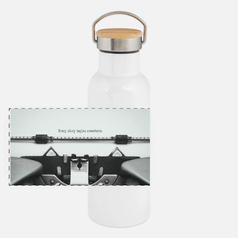 Every Story Begins Somewhere Typewriter Design Panorama Thermosflasche mit Bambusdeckel
