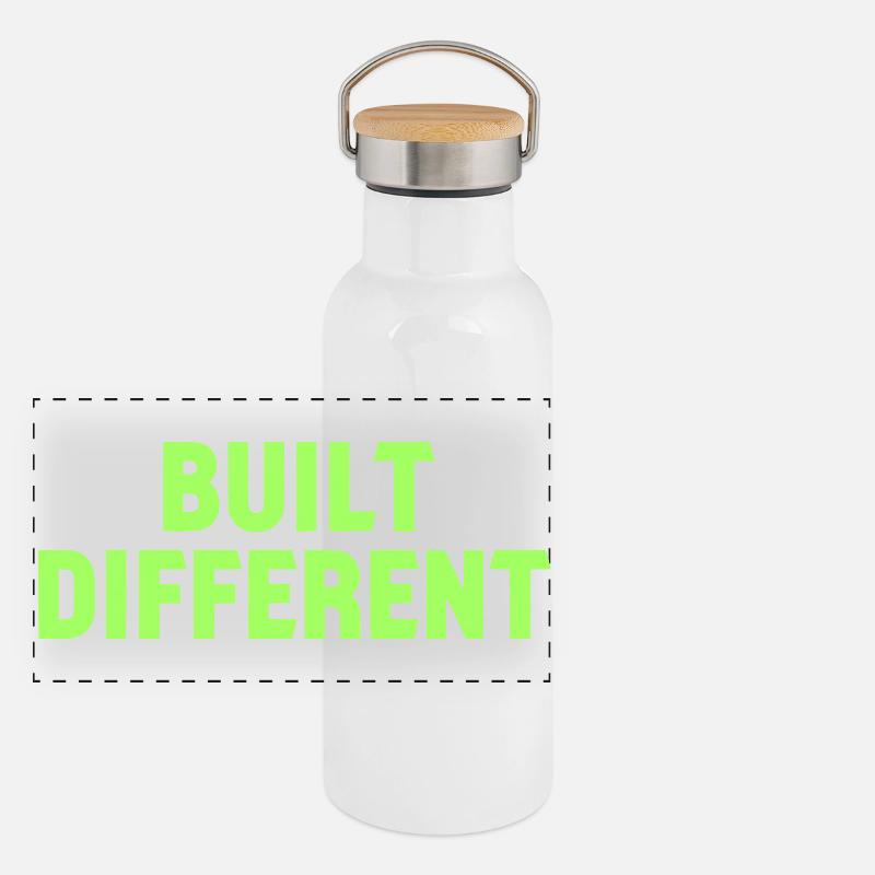 Built Different Neon Tee Panorama Thermosflasche mit Bambusdeckel