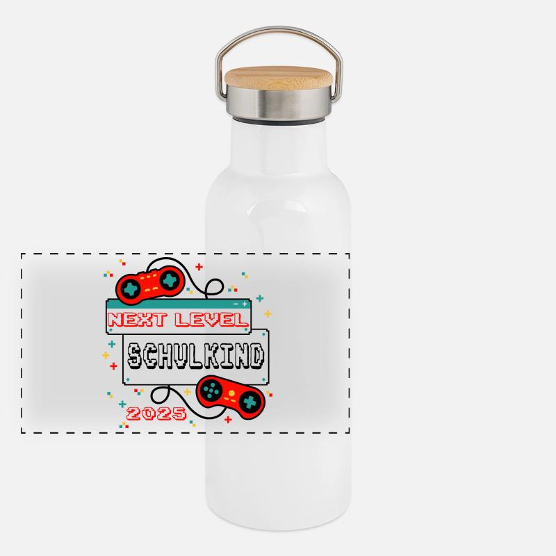NEXT LEVEL SCHULKIND 2025 - Gaming Einschulung Panorama Thermosflasche mit Bambusdeckel