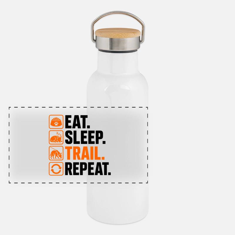 Eat Sleep Trail Repeat Panorama Thermosflasche mit Bambusdeckel