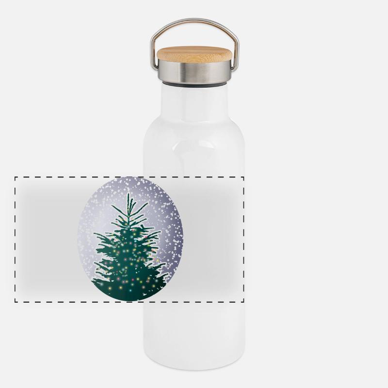 beleuchteter Weihnachtsbaum im Schnee Panorama Thermosflasche mit Bambusdeckel