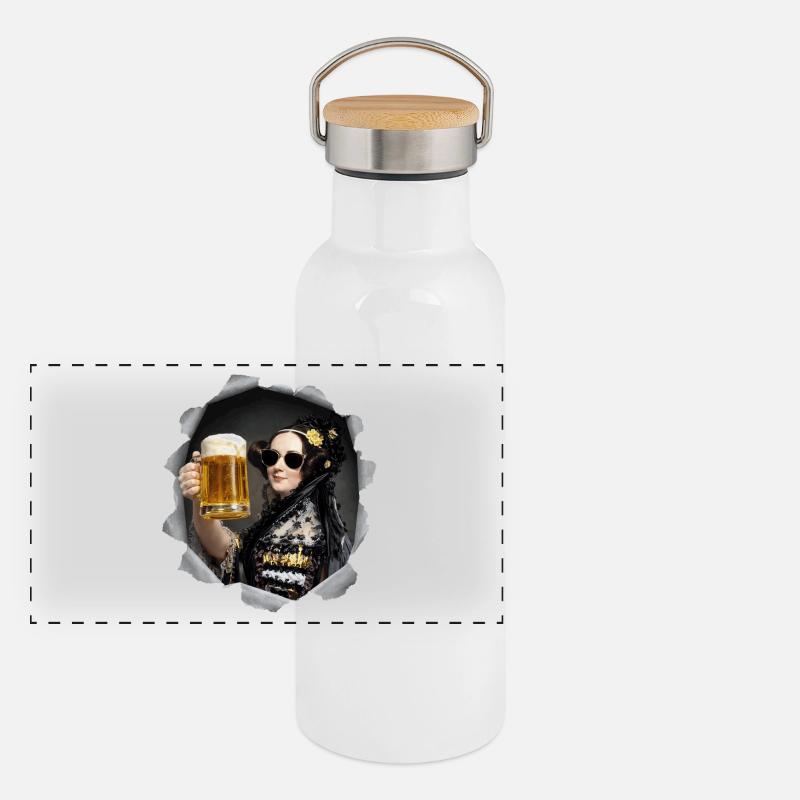 Ada Lovalace mit Sonnenbrille und Bier Panorama Thermosflasche mit Bambusdeckel