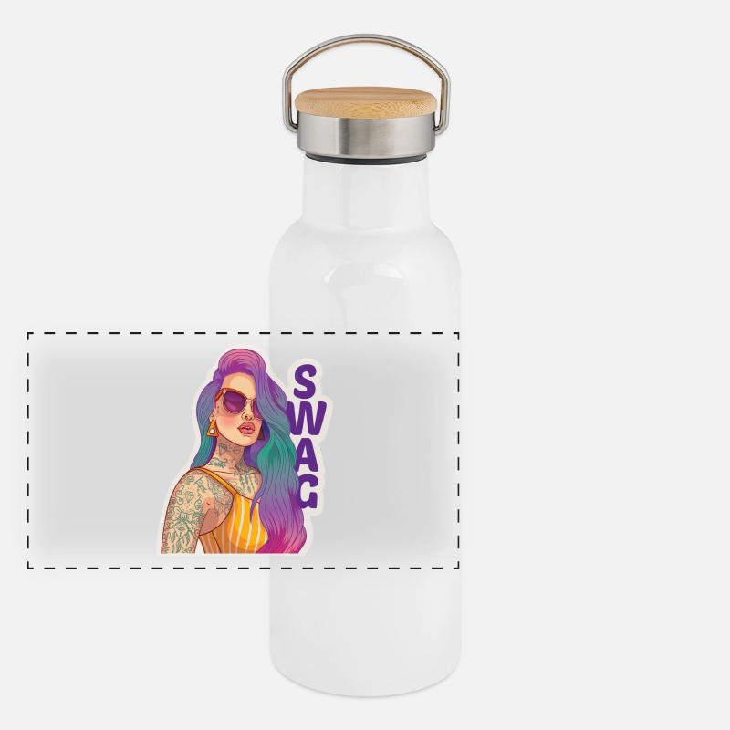 Swag Mädchen mit Piercing und Tattoo. Panorama Thermosflasche mit Bambusdeckel