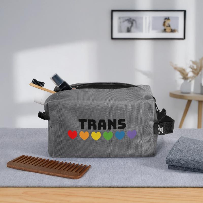 Regenbogenherzchen Trans schwarz Recycelte Kulturtasche