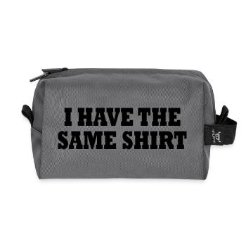 i have the same shirt - Recycelte Kulturtasche - Anthrazit - Vorne