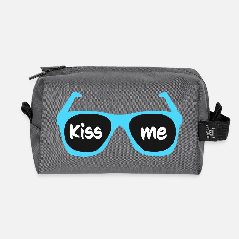 kiss_me - Recycelte Kulturtasche - Anthrazit