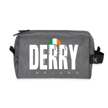 Derry, Irlande Mot-symbole en détresse - Trousse de toilette en tissu recyclé - anthracite - Devant