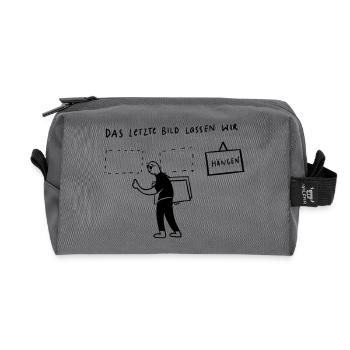 Das letzte Bild...lassen wir hängen - Recycelte Kulturtasche - Anthrazit - Vorne