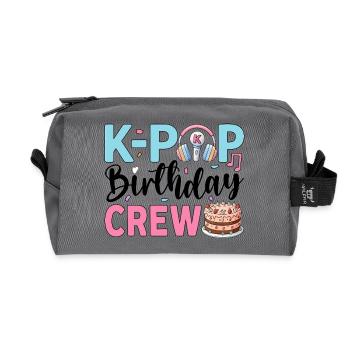 K-Pop Birthday Crew - Recycelte Kulturtasche - Anthrazit - Vorne