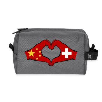 Chine Suisse Drapeau Mains Coeur Forme - Trousse de toilette en tissu recyclé - anthracite - Devant