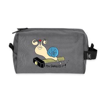You snailed it! - Recycelte Kulturtasche - Anthrazit - Vorne