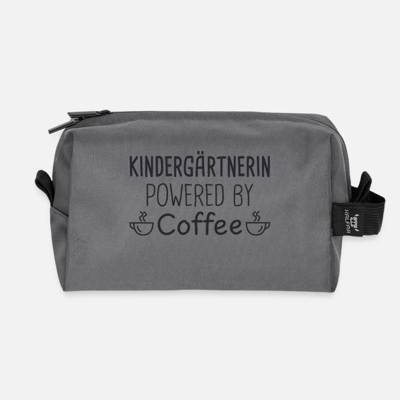 Kindergärtnerin Powered By Coffee Kindergarten - Recycelte Kulturtasche - Anthrazit