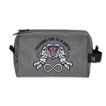 Cosmic Lovers: Astronaut Hearts - Trousse de toilette en tissu recyclé - anthracite - Devant