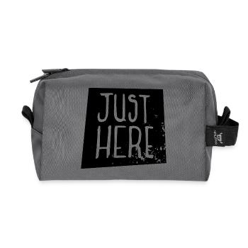 Nur hier - Recycelte Kulturtasche - Anthrazit - Vorne