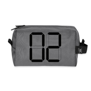 NUMÉRO 02 Zero Two Cadeau d’anniversaire numérique - Trousse de toilette en tissu recyclé - anthracite - Devant