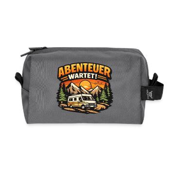 Abenteuer wartet Camper Vanlife Shirt - Recycelte Kulturtasche - Anthrazit - Vorne