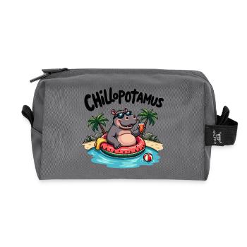 Chillopotamus – das entspannteste Nilpferd der Wel - Recycelte Kulturtasche - Anthrazit - Vorne